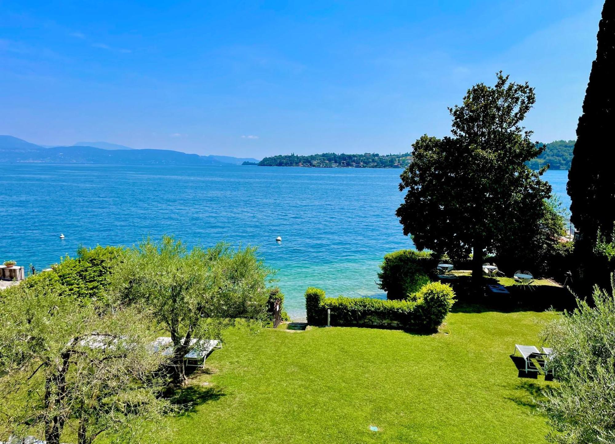 Luxury Lakeside Apartment Right On The Water Salò Екстериор снимка