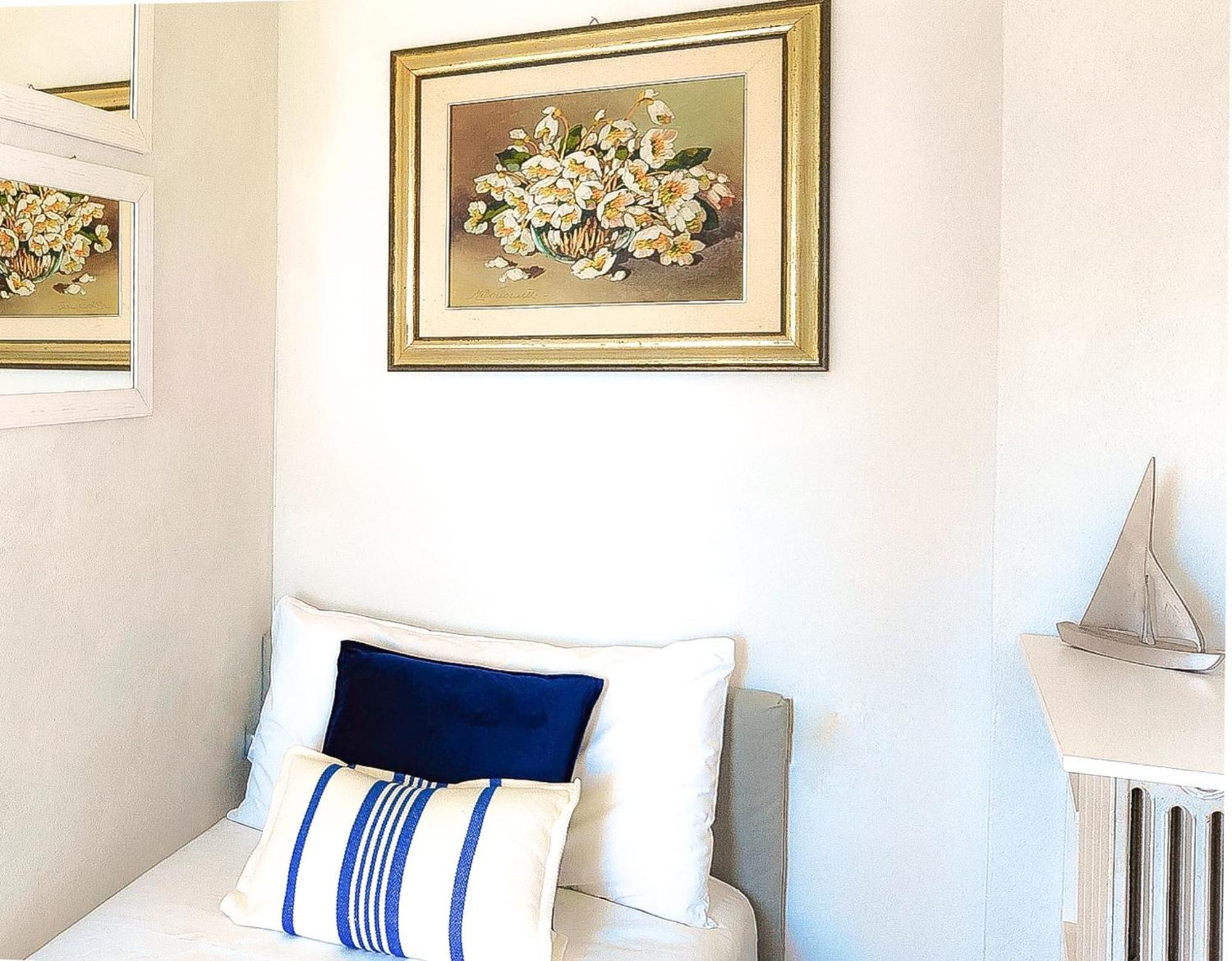 Luxury Lakeside Apartment Right On The Water Salò Екстериор снимка
