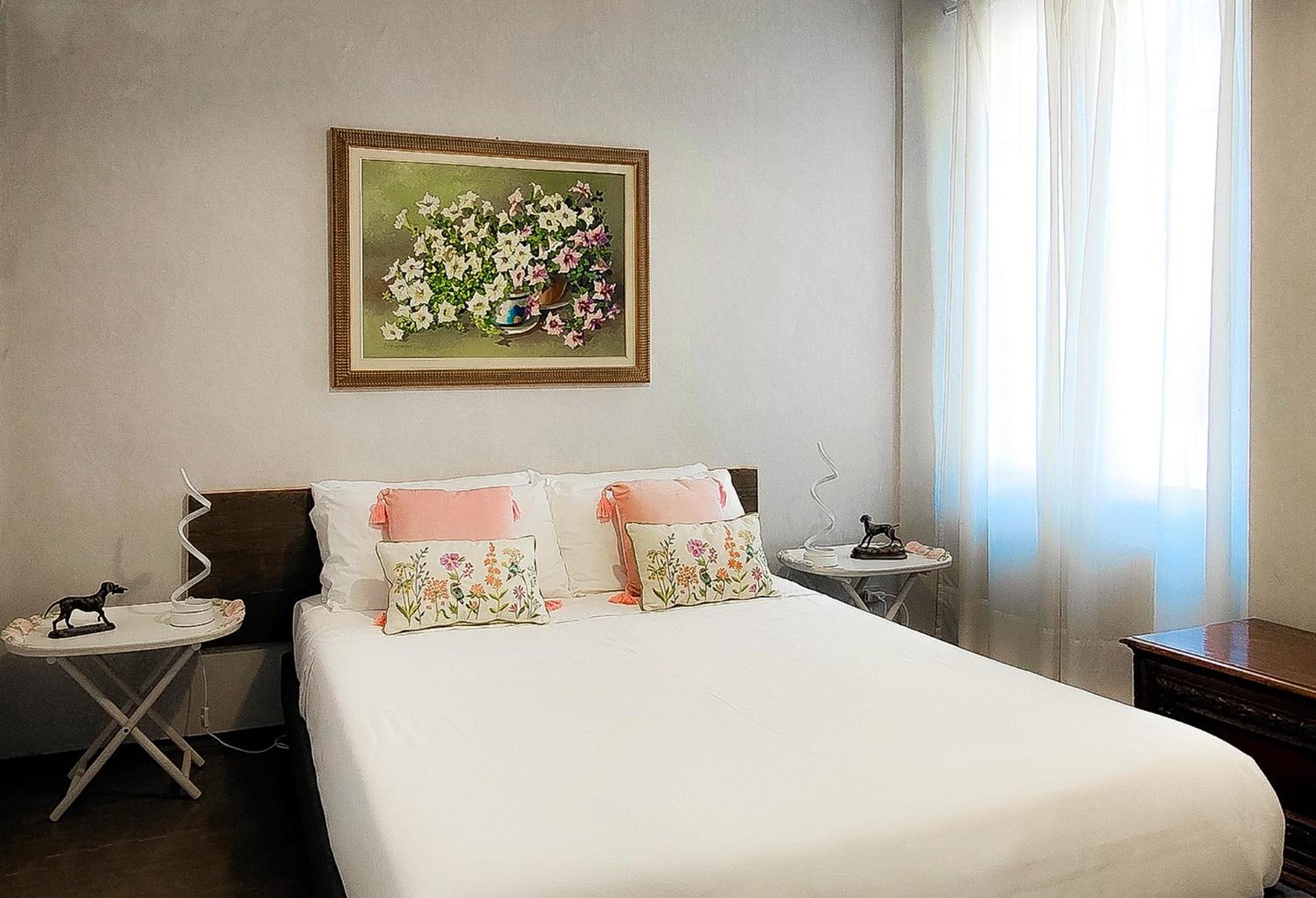 Luxury Lakeside Apartment Right On The Water Salò Екстериор снимка