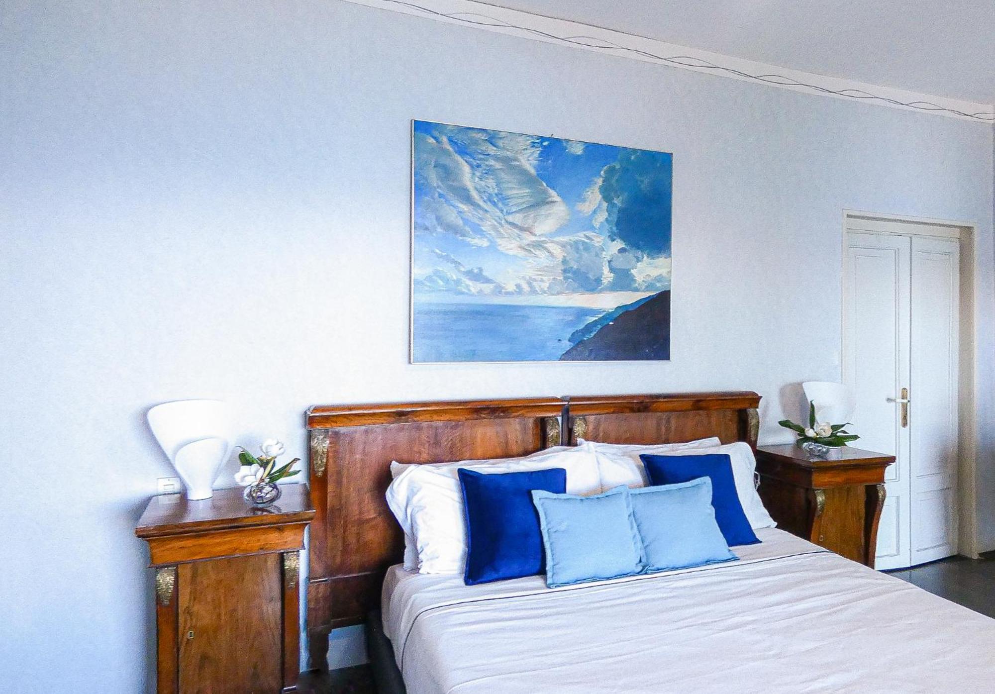 Luxury Lakeside Apartment Right On The Water Salò Екстериор снимка