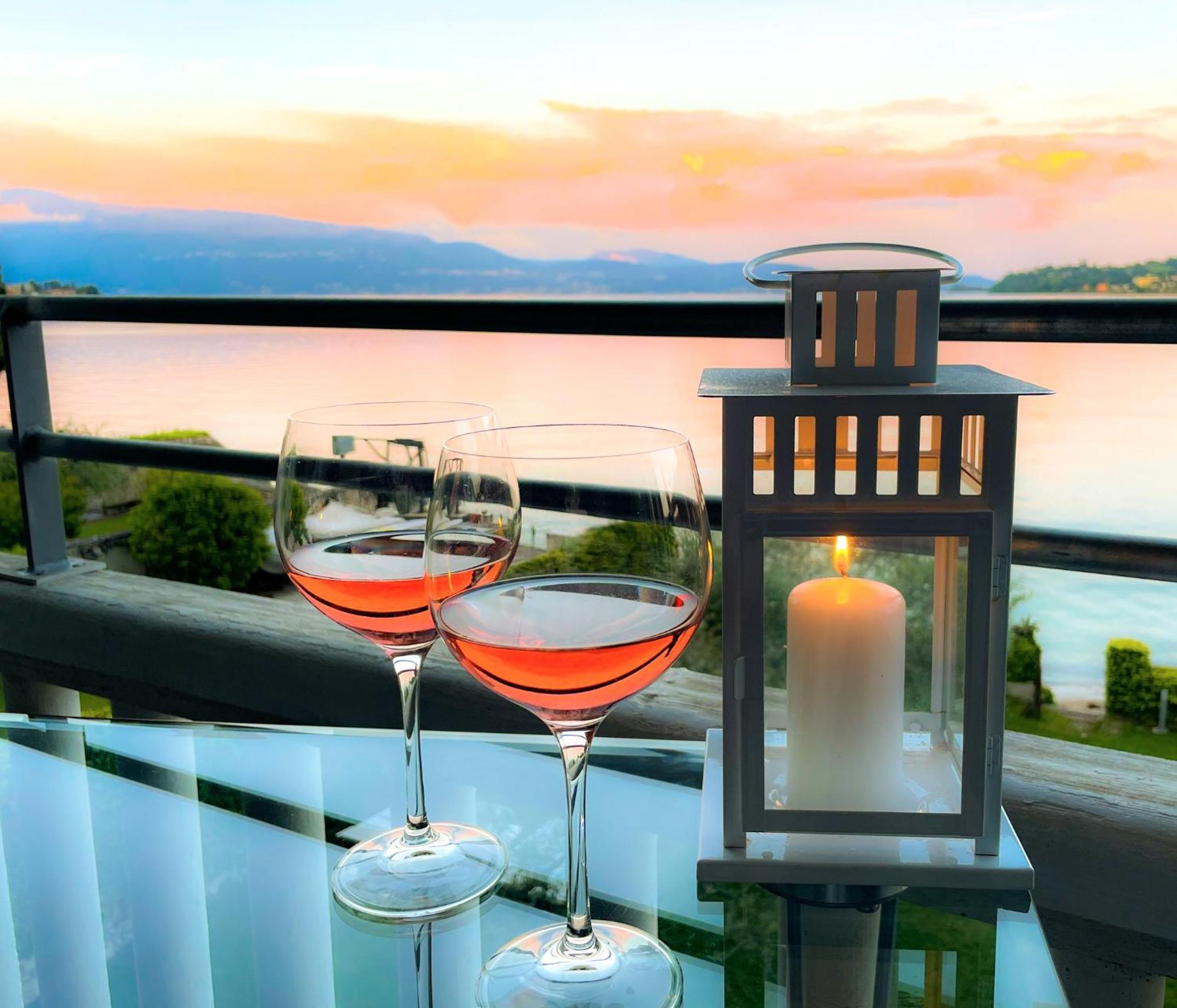 Luxury Lakeside Apartment Right On The Water Salò Екстериор снимка